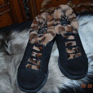 Bzee lion color fur trim black slip on